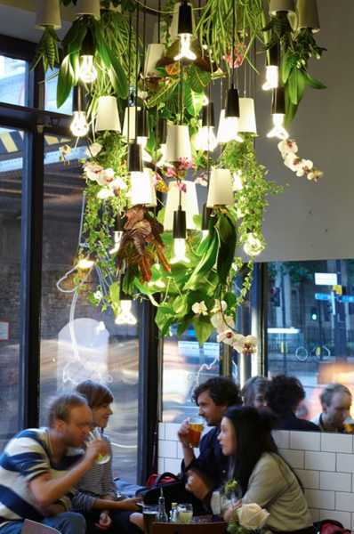 unique-lighting-design-ideas-chandelier-planters-1